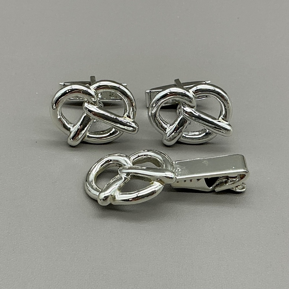 Pretzel Cufflinks Tie Clip Set Silver Tone Men's Novelty Oktoberfest Vintage